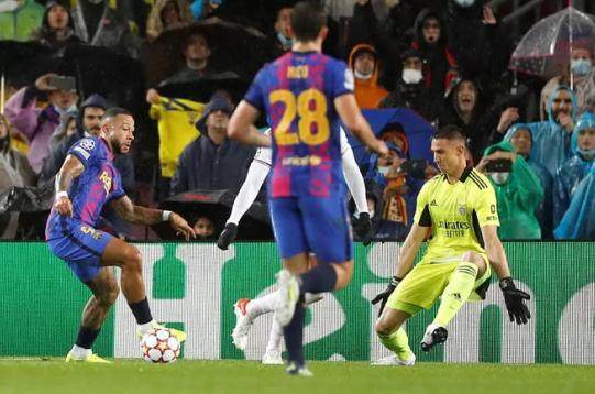 开云体育-中国官网登录入口-进不了球的毛病快让巴萨小组赛被淘汰了