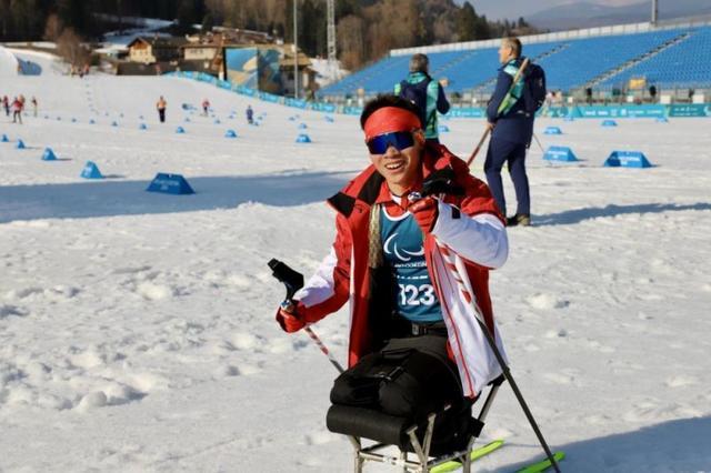 泰塞罗越野滑雪体育场动与静的博弈：中国残奥越野滑雪与残奥冬季两项备战冲刺